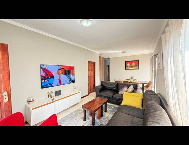 3 BEDROOM TOWNHOUSE FOR SALE IN SAGEWOOD
